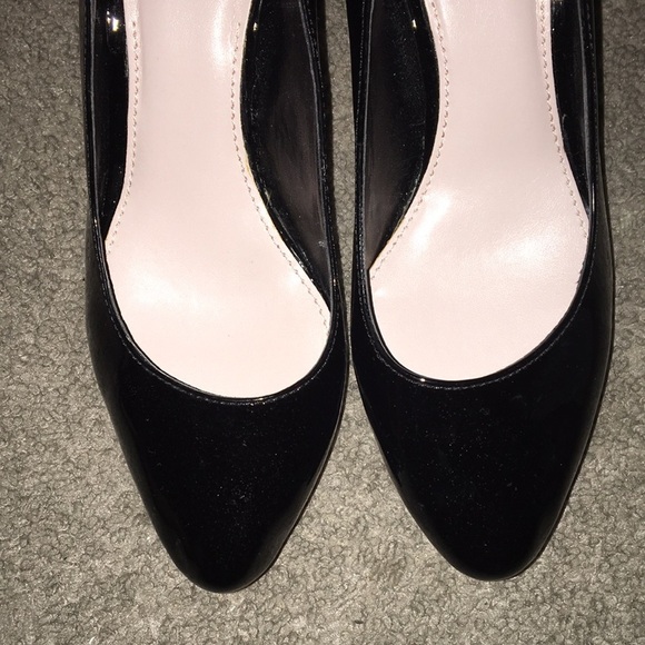 Vince Camuto Desti Black Mid Heel Platform Pump - Picture 4 of 7